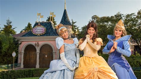 pavillon des princesses|Les Princesses Disney à Disneyland Paris